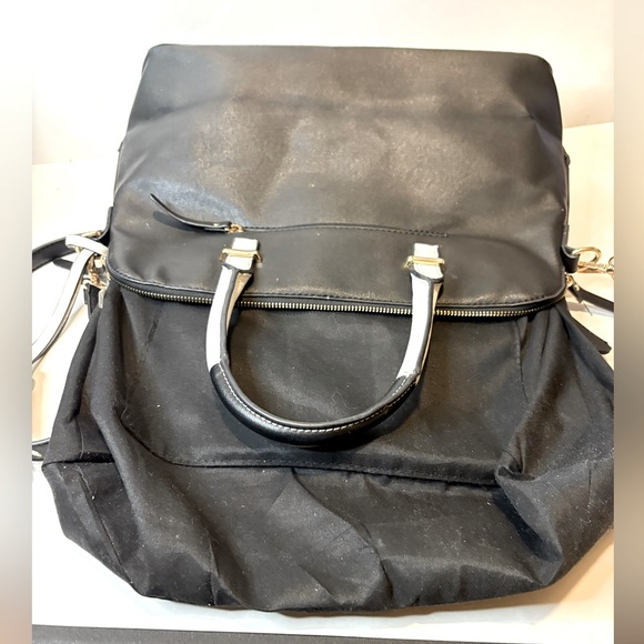 Black and White New Striped Handbag with Tassel - Picture 9 of 10